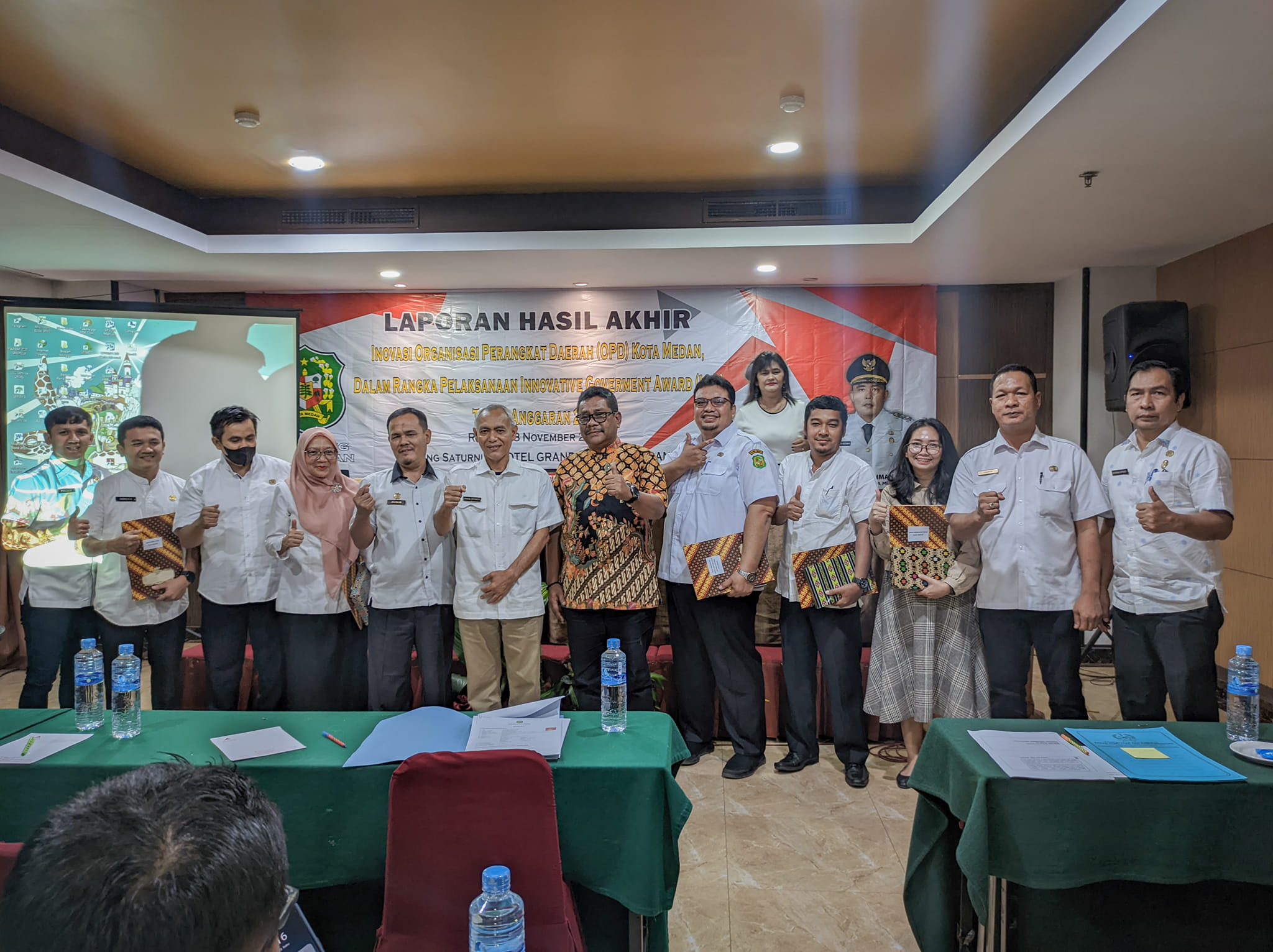 PEMKO MEDAN BERIKAN PENGHARGAAN KEPADA OPD YANG BERINOVASI